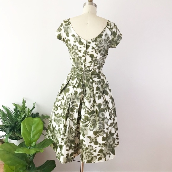 Vintage 1950s Green Floral Gathered Waist Dress - Picture 4 of 9